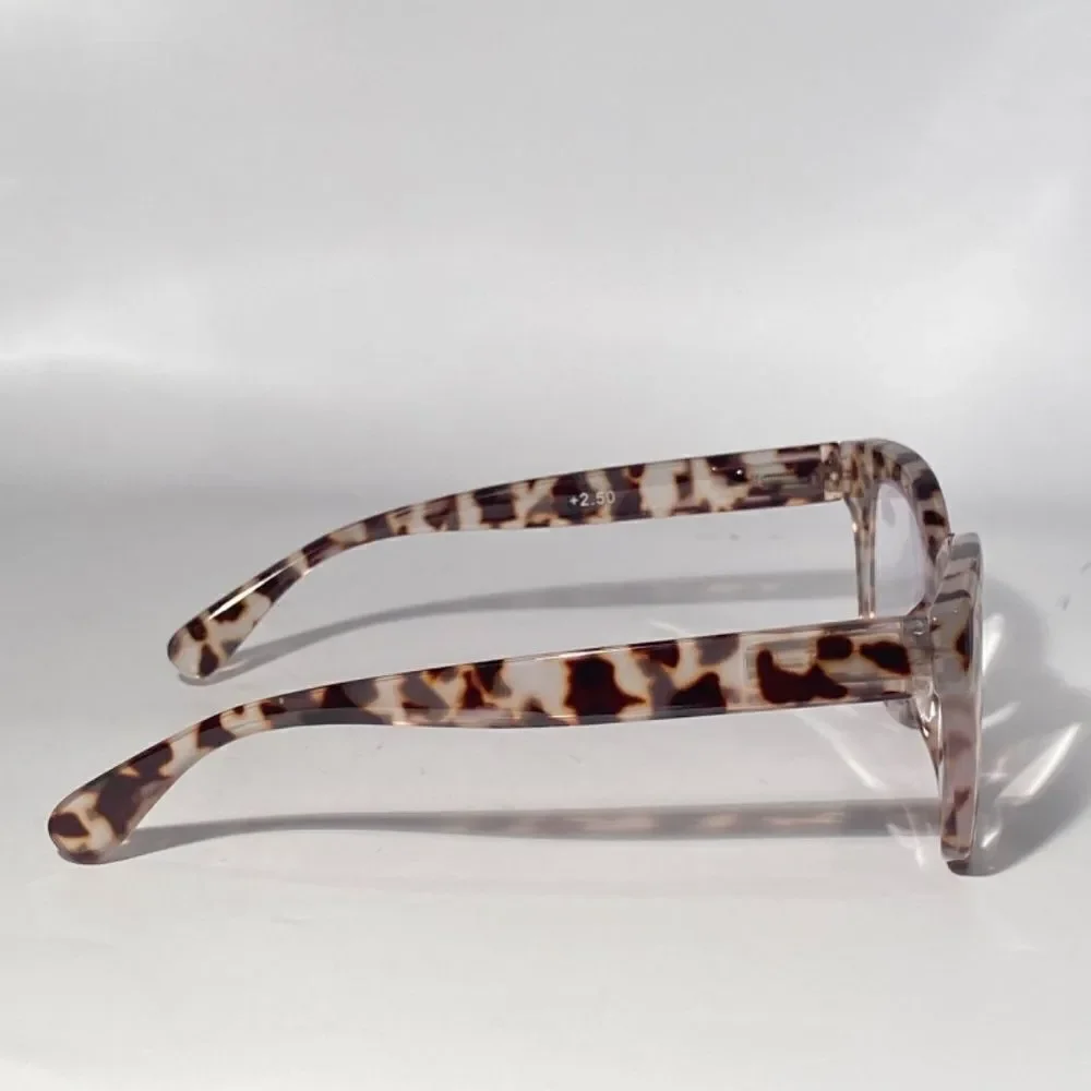 1143 Mona Reading Glasses 2.50 Sq Eyeglasses Pink and Black Tortoise Frames NWT